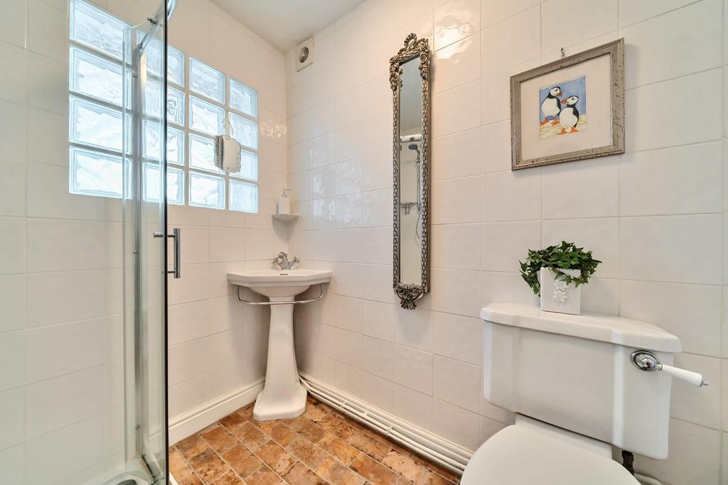 Shower Room.jpg