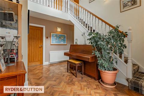 28 Cliff Hill Road, Shaw, Oldham, OL2 8DE