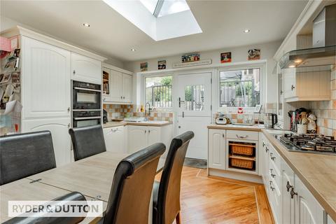 28 Cliff Hill Road, Shaw, Oldham, OL2 8DE