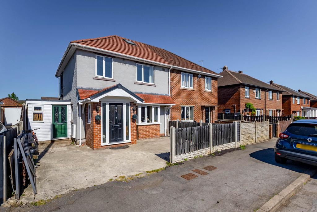 7 Bedroom Semi Detached for Sale