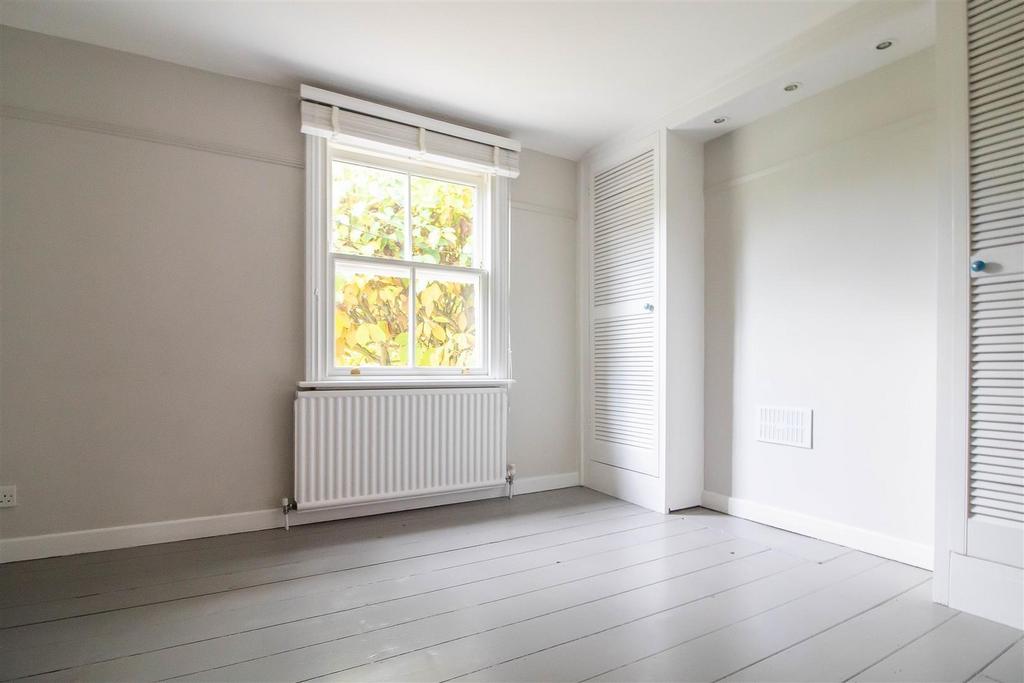 Bedroom 1.jpg