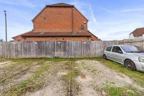 12 Apperley Drive, Quedgeley, Gloucester, GL2 4WP