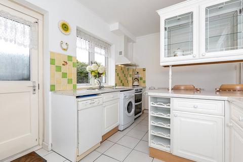 315 Downham Way, Bromley, BR1 5EN