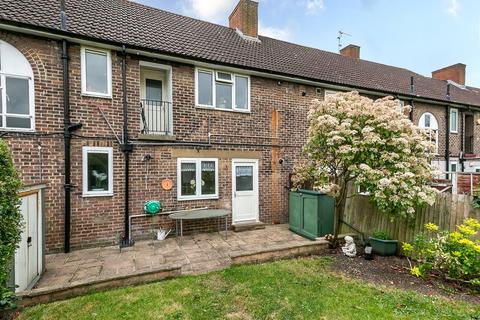 315 Downham Way, Bromley, BR1 5EN