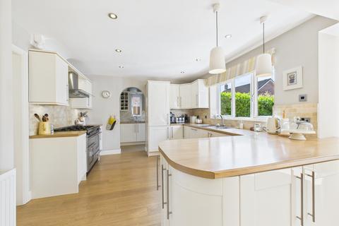 7 Moorfield Close, Penwortham, Preston, PR1 0NW