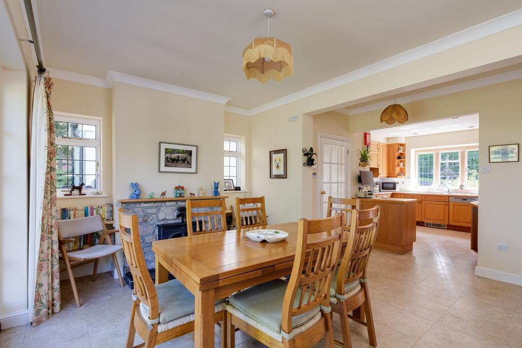 Kitchen/dining