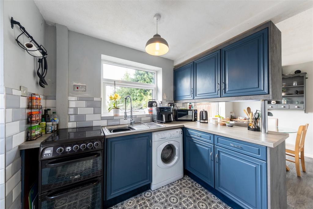 28 Oathills Drive-001.jpg