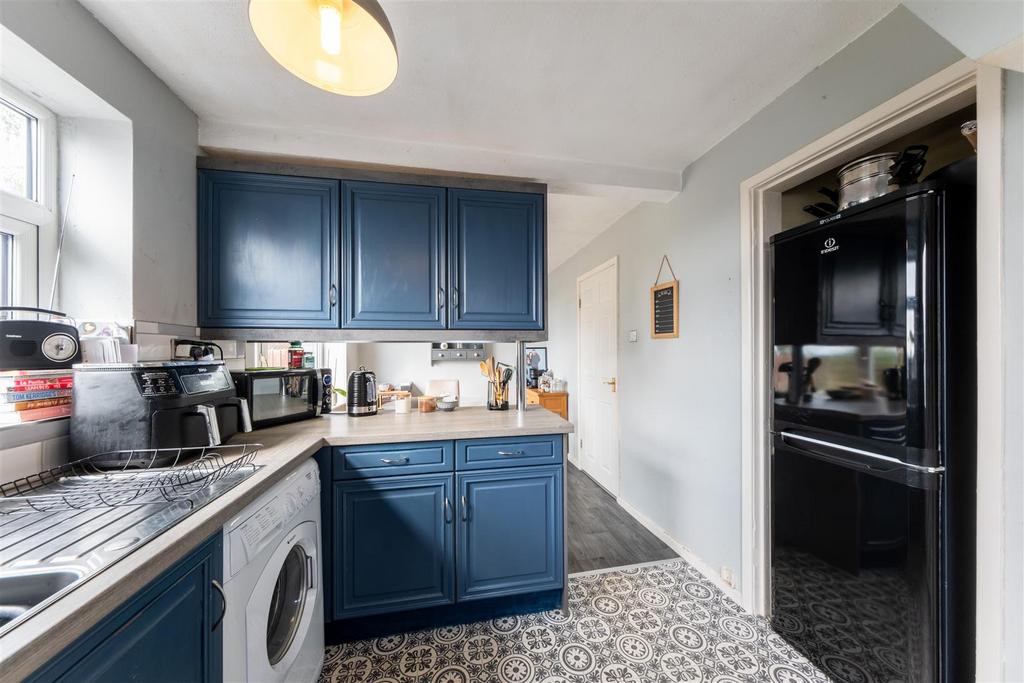 28 Oathills Drive-002.jpg