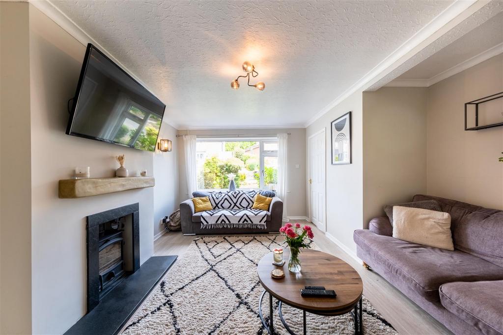 28 Oathills Drive-009.jpg