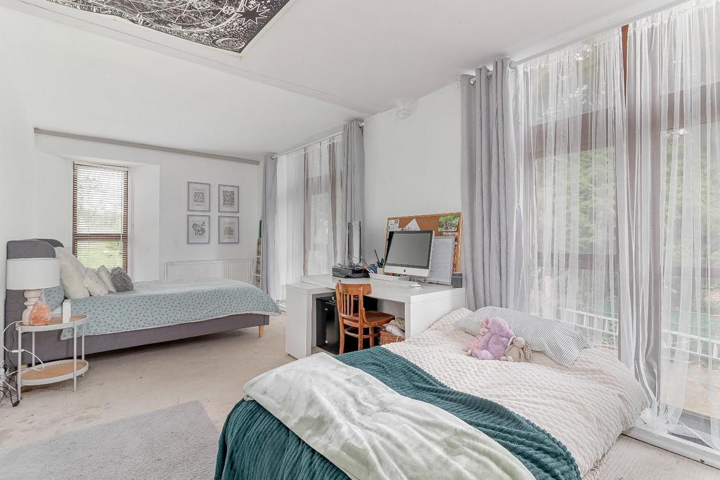 Apt Bedroom 1 - A.jpg
