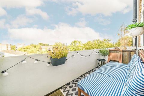 2 bedroom flat for sale, Park Road, Kingston Upon Thames KT1