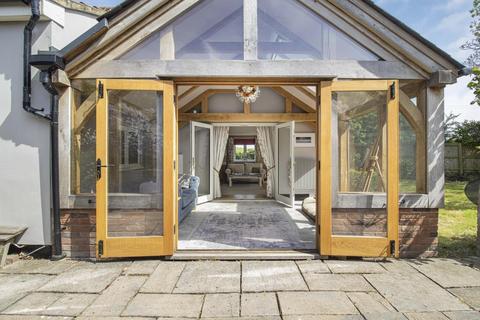 undefined, Upware CB7