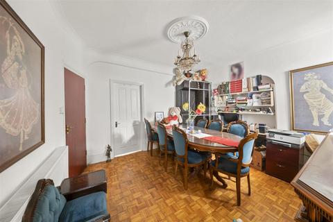 2 bedroom flat for sale, Gordon Avenue, Twickenham TW1