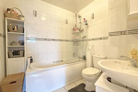 4b Well Lane, Rothwell, Kettering, NN14 6DQ