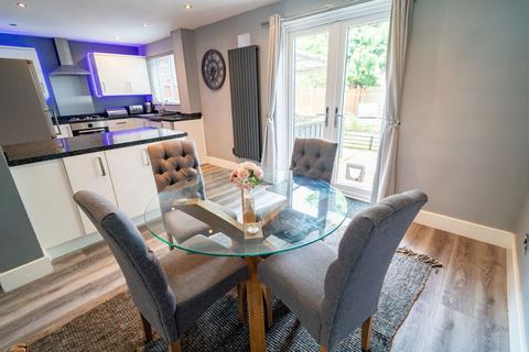 4 bedroom terraced house for sale, Woodloes Road, Solihull B90
