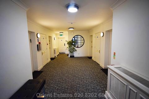3 bedroom flat for sale, Queens Road, NW4