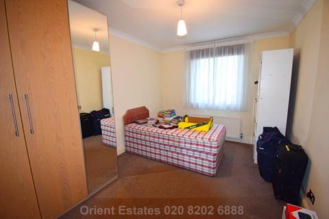 3 bedroom flat for sale, Queens Road, NW4