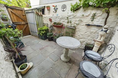 9 The Parade, Chipping Sodbury, Bristol, BS37 6AT