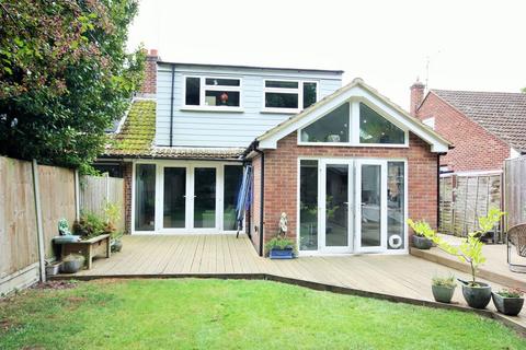 4 bedroom semi-detached house for sale, Victors Crescent, Hutton, Brentwood, CM13