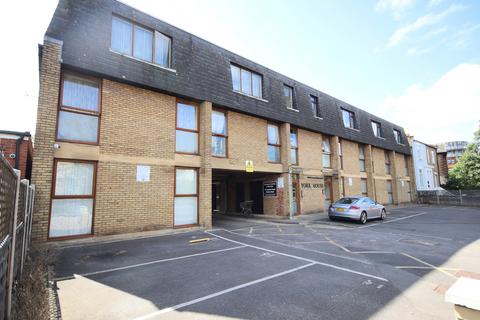 1 bedroom flat to rent, Romford RM1
