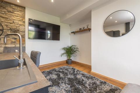 41 Briscoe Lane, Greetland, Halifax, HX4 8JT
