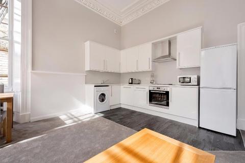 3 bedroom flat to rent, Ruskin Terrace, Hillhead, Glasgow, G12