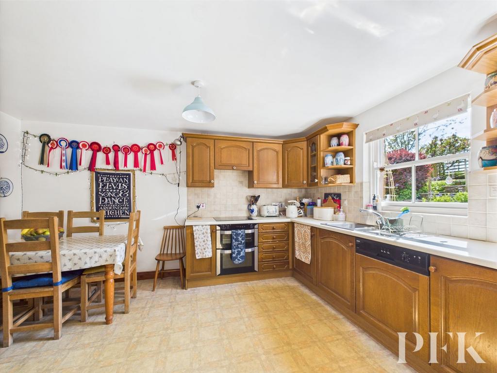 Kitchen / Dining