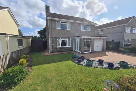 23 Lansdowne Road, Callington, PL17 7HB