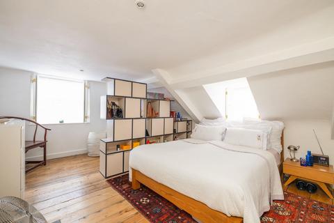 Flat J, Taylors Bank, 41 Broad Street, Bristol, BS1 2ER