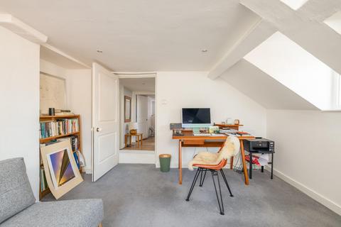 Flat J, Taylors Bank, 41 Broad Street, Bristol, BS1 2ER