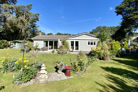 19 Ashley Park, Ashley Heath, Ringwood, BH24 2HA