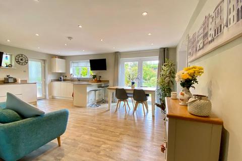 19 Ashley Park, Ashley Heath, Ringwood, BH24 2HA