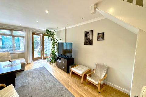24 South Road, London, W5 4RY