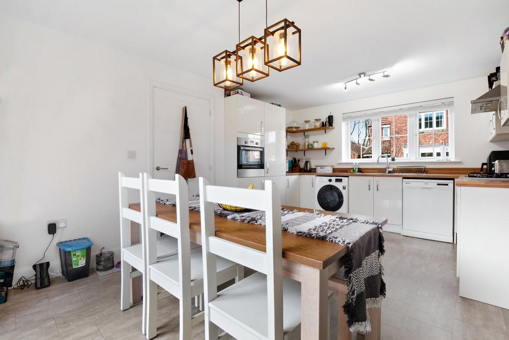 Kitchen / Dining Room
