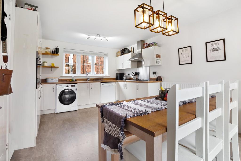 Kitchen / Dining Room