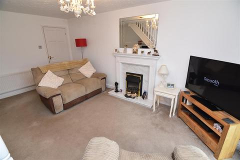 2 bedroom semi-detached house for sale, Oakmeadow Close, Kitts Green, Birmingham