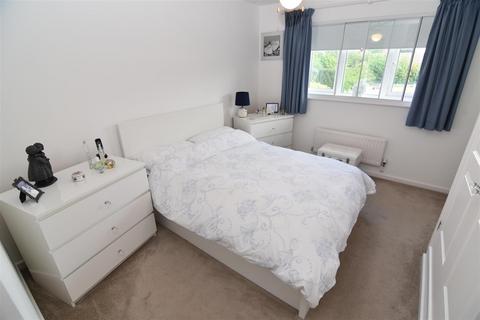11 Oakmeadow Close, Birmingham, B33 0AQ