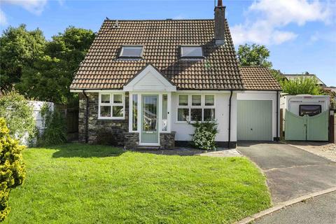 Home Close, Chillington