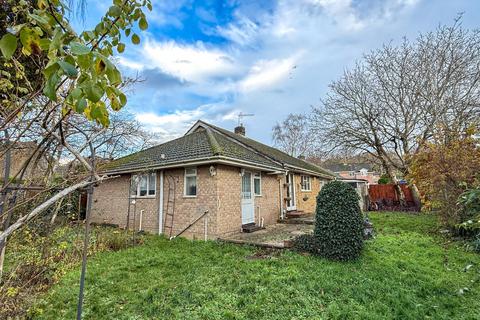 4 bedroom bungalow for sale, Dene Close, Ringwood, BH24 1TB