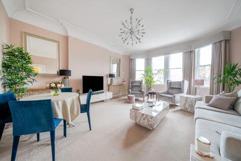 3 bedroom apartment for sale, Gunnersbury Avenue, London