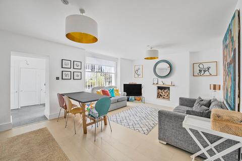 2 bedroom flat for sale, St. Stephens Gardens, London