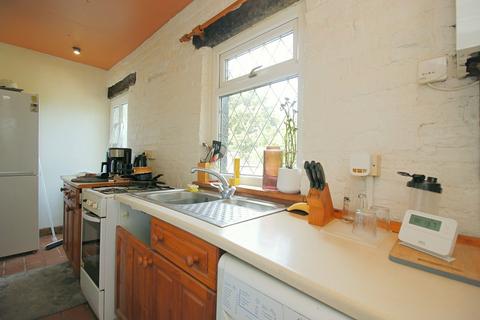 92 Old Road, Bradford, BD7 4PE