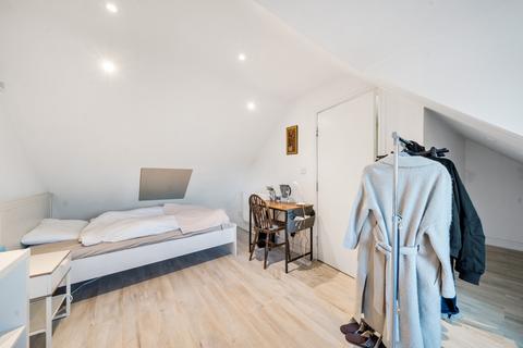 75 Monks Drive, London, W3 0ED