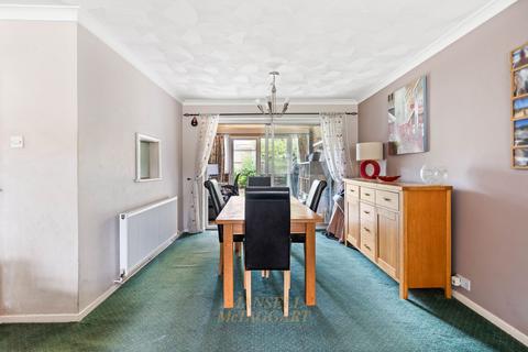 3 Felbridge Close, East Grinstead, RH19 2BN