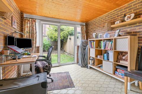 3 Felbridge Close, East Grinstead, RH19 2BN