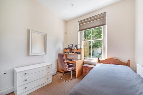 4 bedroom flat for sale, Murray Street, London