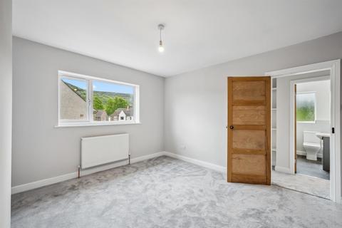 1 Elliott Avenue, Bradwell, Hope Valley, S33 9HQ