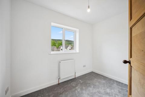 1 Elliott Avenue, Bradwell, Hope Valley, S33 9HQ