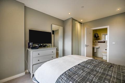 2 bedroom apartment for sale, New Bell House, 4 Earl Haig Close, Hounslow, TW4