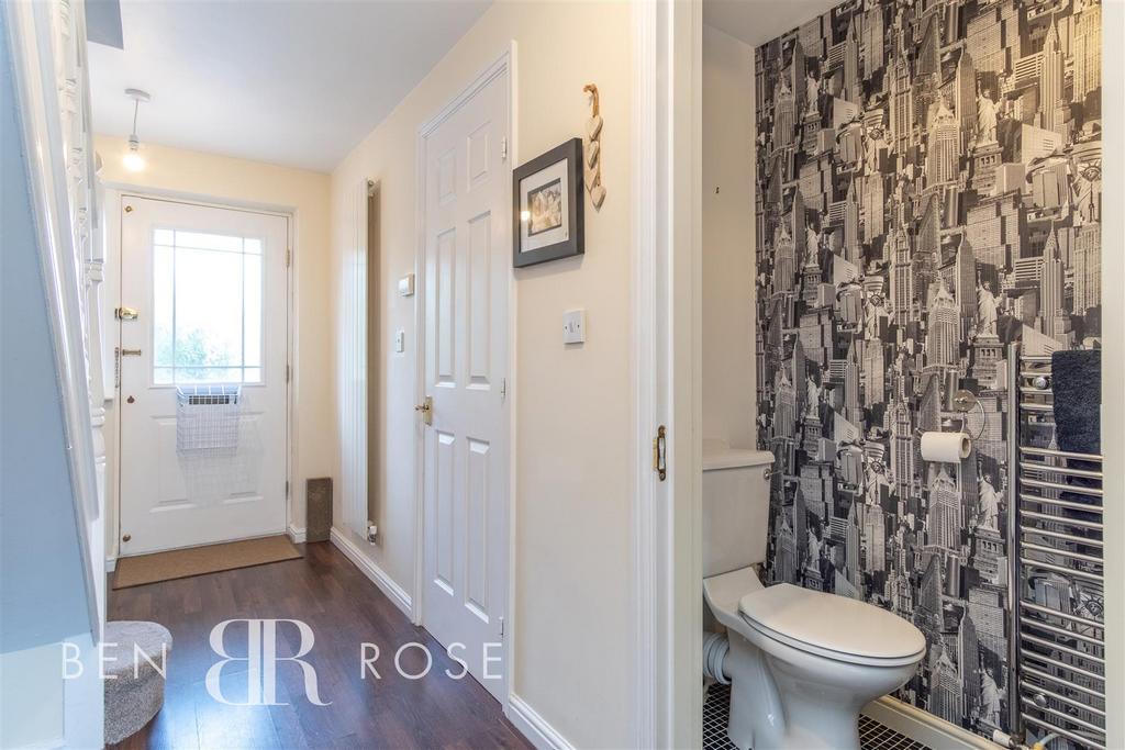 Entrance Hall/WC